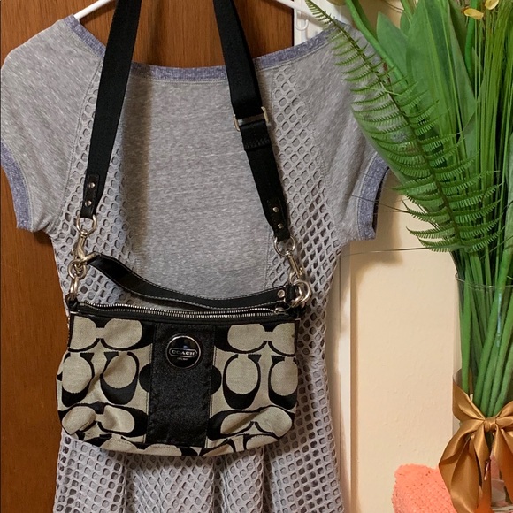 Coach Handbags - Coach ✨ crossbody bags